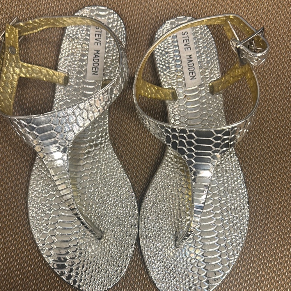 Steve Madden Metallic Textured Sandals - Picture 2 of 5